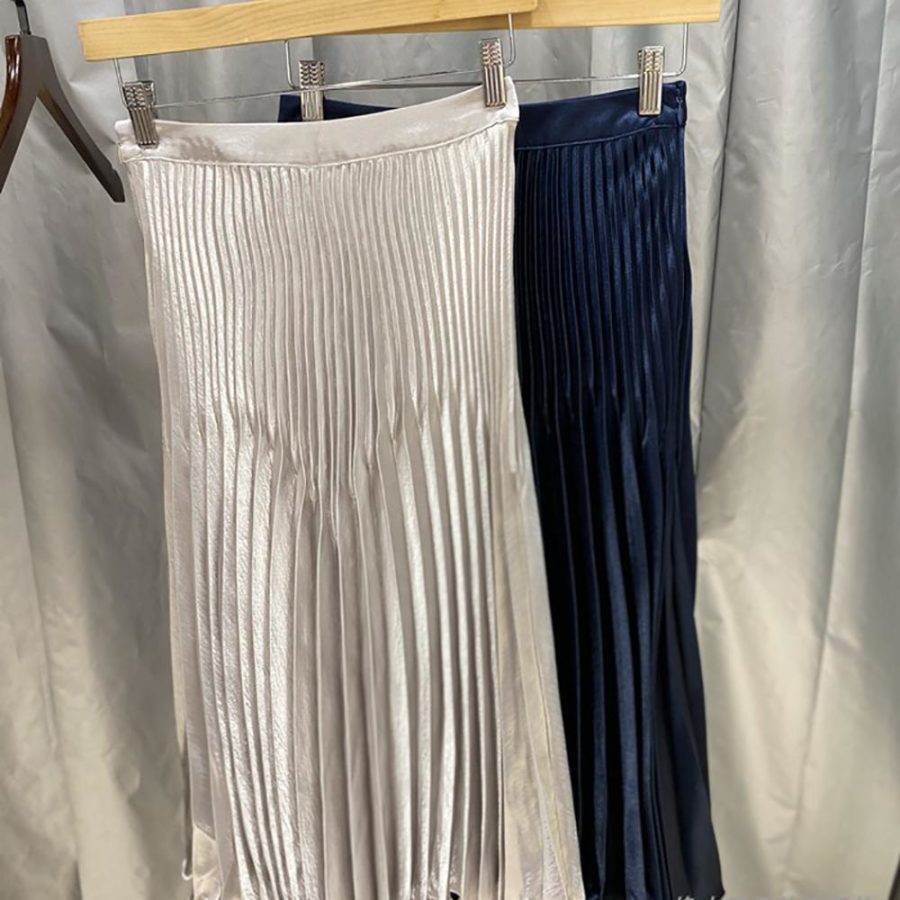 Reiss High Rise Pleated Midi Skirt Dorie Silver & Dora Navy RRP$410 Zoom Boutique Store