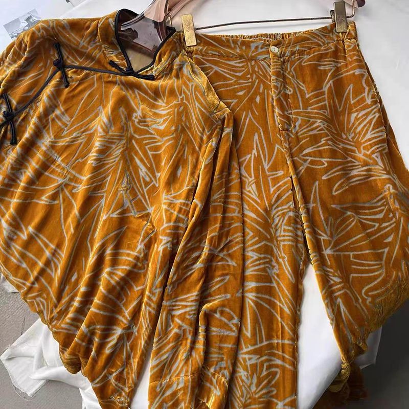 Olivia von Halle Harlow Leaf Velvet Pajama 8 result
